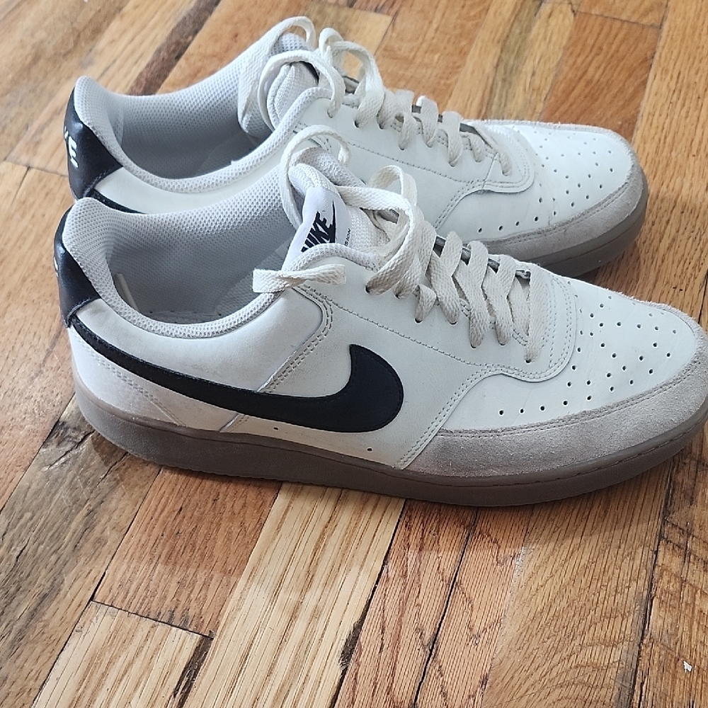 Nike Men's White and Black Court Sneakers